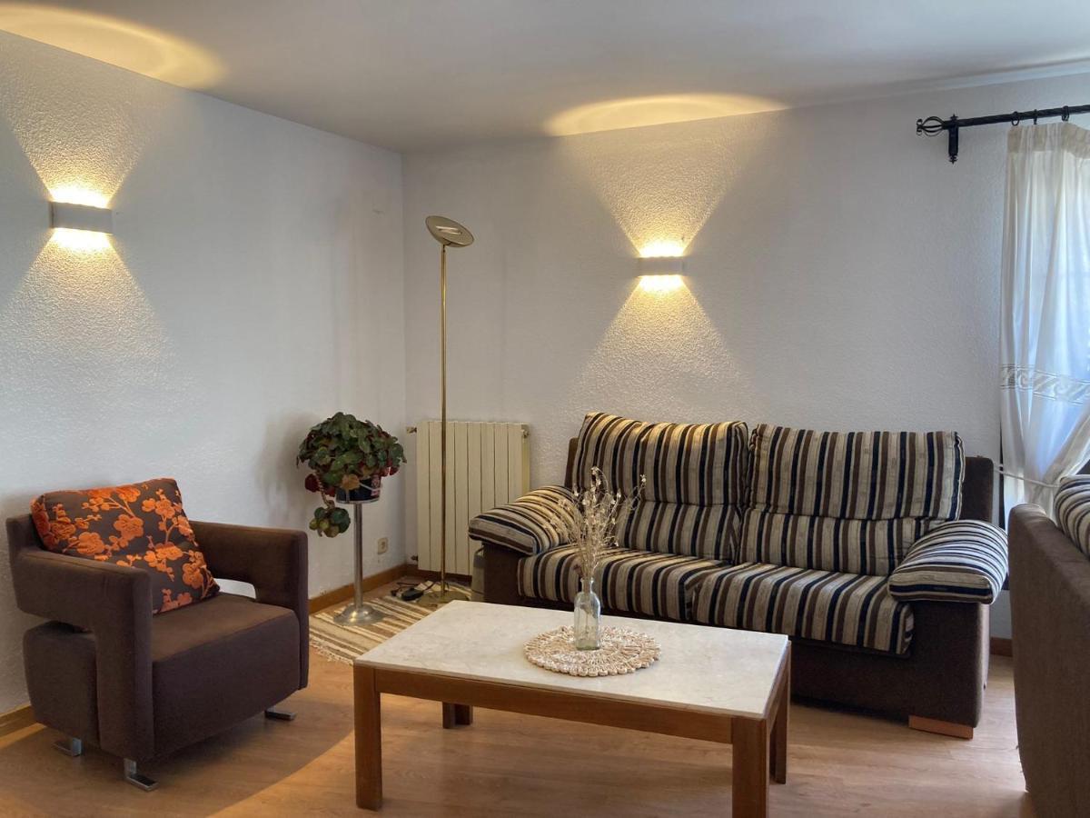 Hotel Mariana Трамакастиля де Тена Екстериор снимка