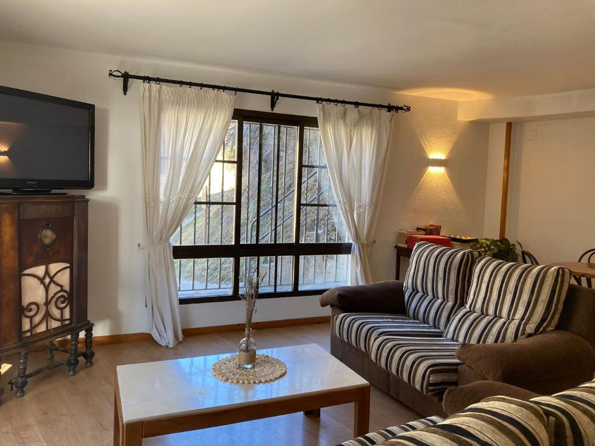 Hotel Mariana Трамакастиля де Тена Екстериор снимка