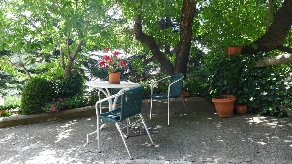 Hotel Mariana Трамакастиля де Тена Екстериор снимка